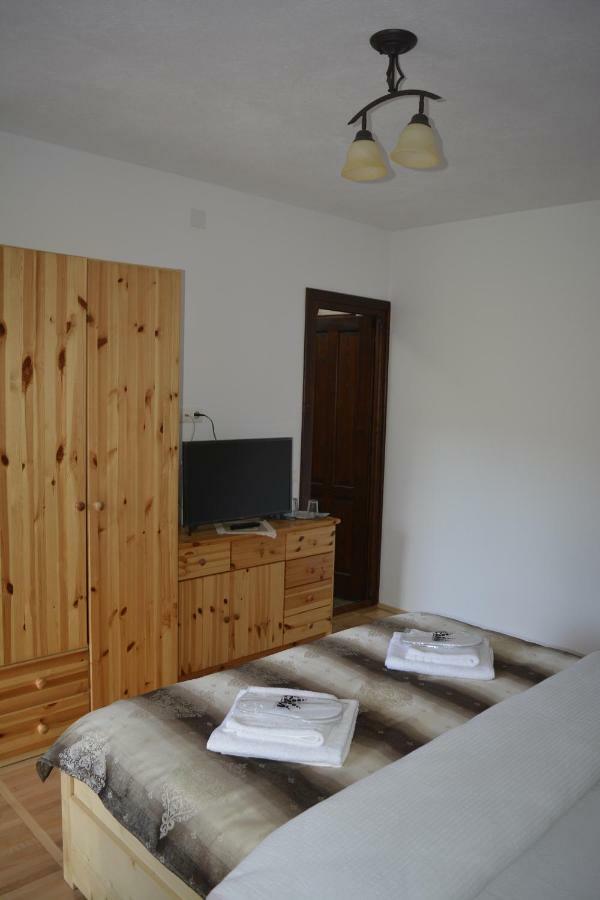 Hotel Casa Muskátli Vendégház à Sovata Extérieur photo