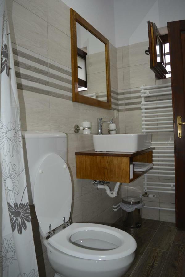 Hotel Casa Muskátli Vendégház à Sovata Extérieur photo